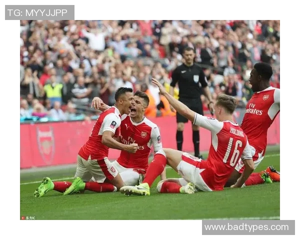 足总杯激战阿森纳与曼城握手言和逆转瞬间引发全场热烈反响