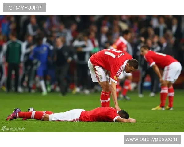 德甲惊现冷门本菲卡逆转切尔西上演经典大战引发全场狂欢 德甲惊现冷门本菲卡逆转切尔西上演经典大战引发全场狂欢