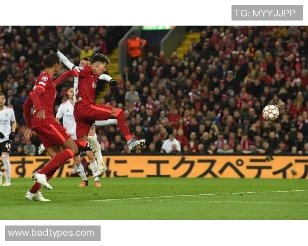 西甲精彩对决本菲卡大胜利物浦神扑引发争议判罚全场沸腾